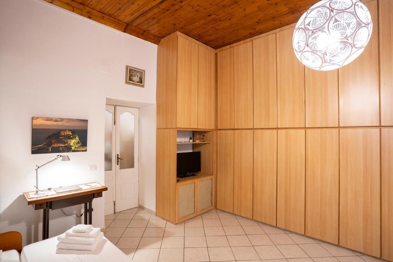 La Casina Nel Centro Apartamento Tropea Exterior foto