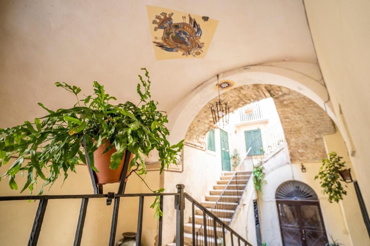 La Casina Nel Centro Apartamento Tropea Exterior foto